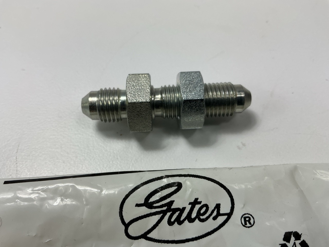 G60445-0404 – Male JIC 37° Flare To Male JIC 37° Flare Bulkhead 7/16-20 Thread