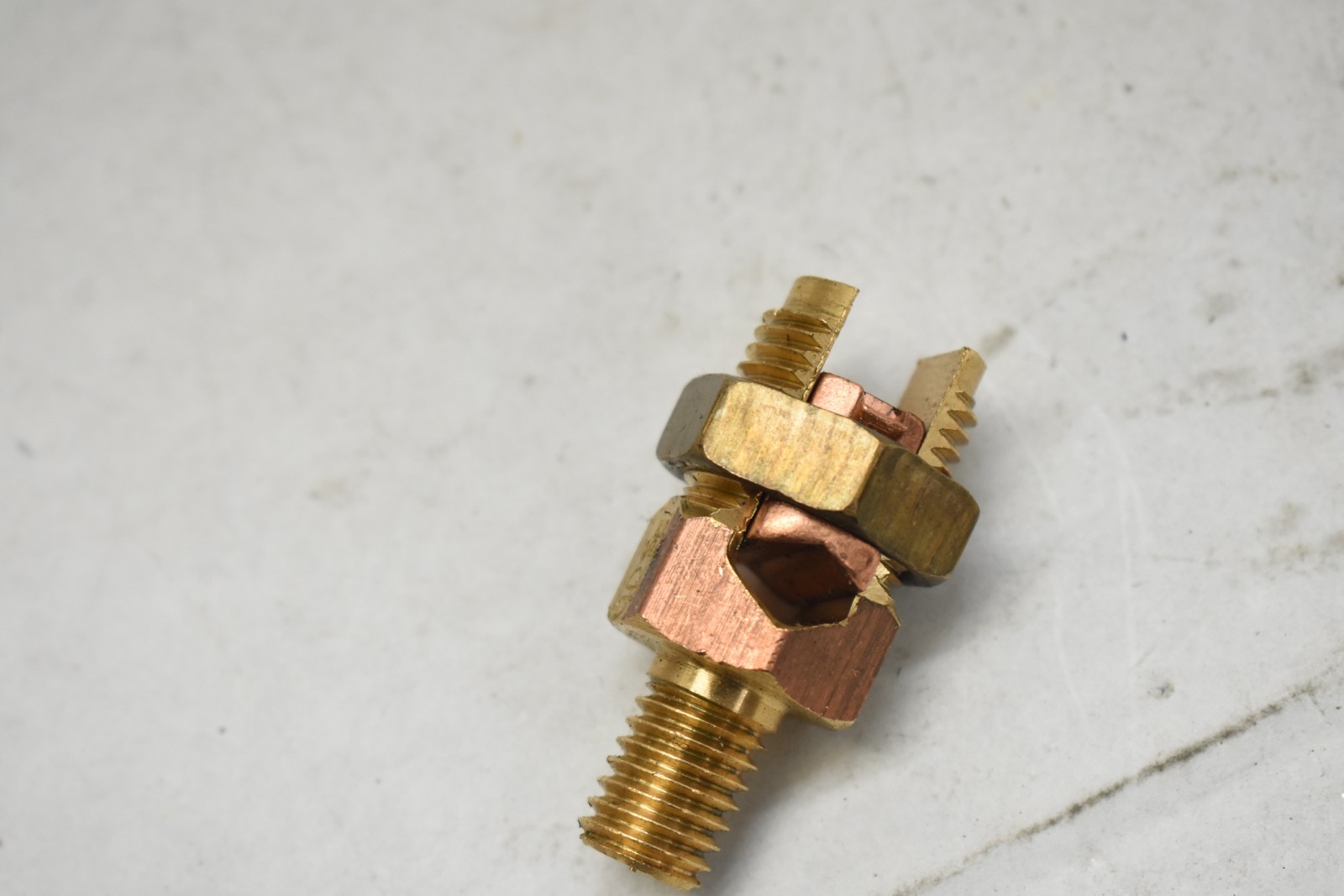 Burndy KC26 #276595 Mechanical Grounding Connector 2-2/0 Str 2-3/0 Str