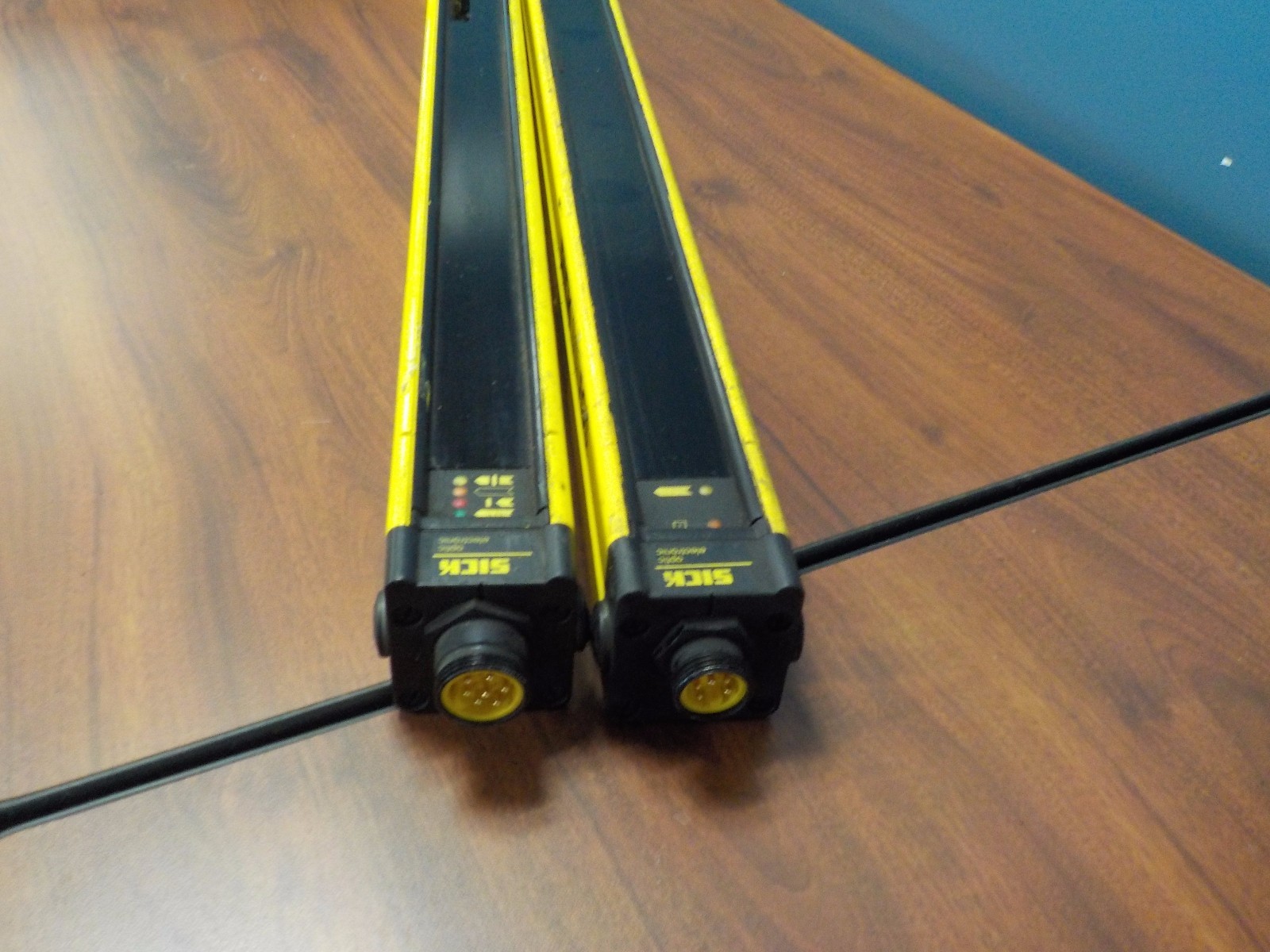 SICK FGSS900-211 / FGSE900-211 USED SAFETY LIGHT CURTAIN SET SENDER / RECEIVER