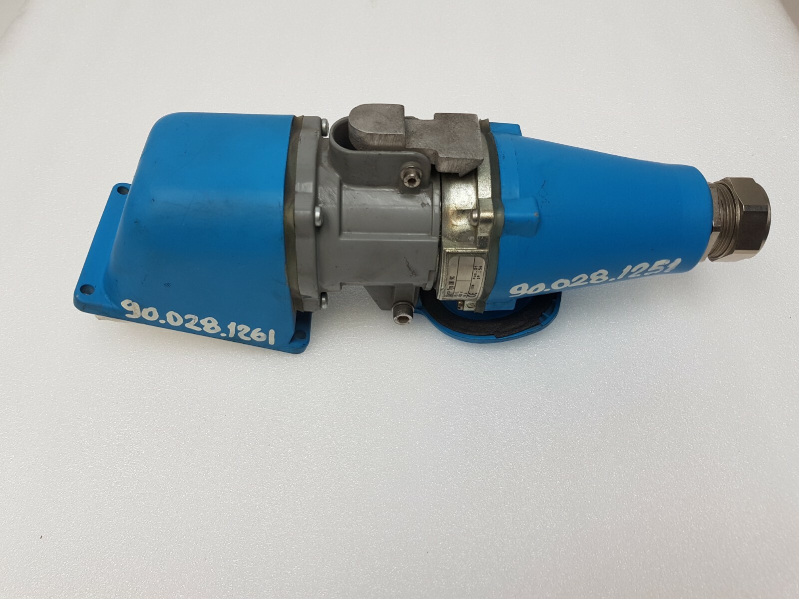 ISV type dn 9c Marechal Multicontact connector 8 Ph + E, 400V, 16A