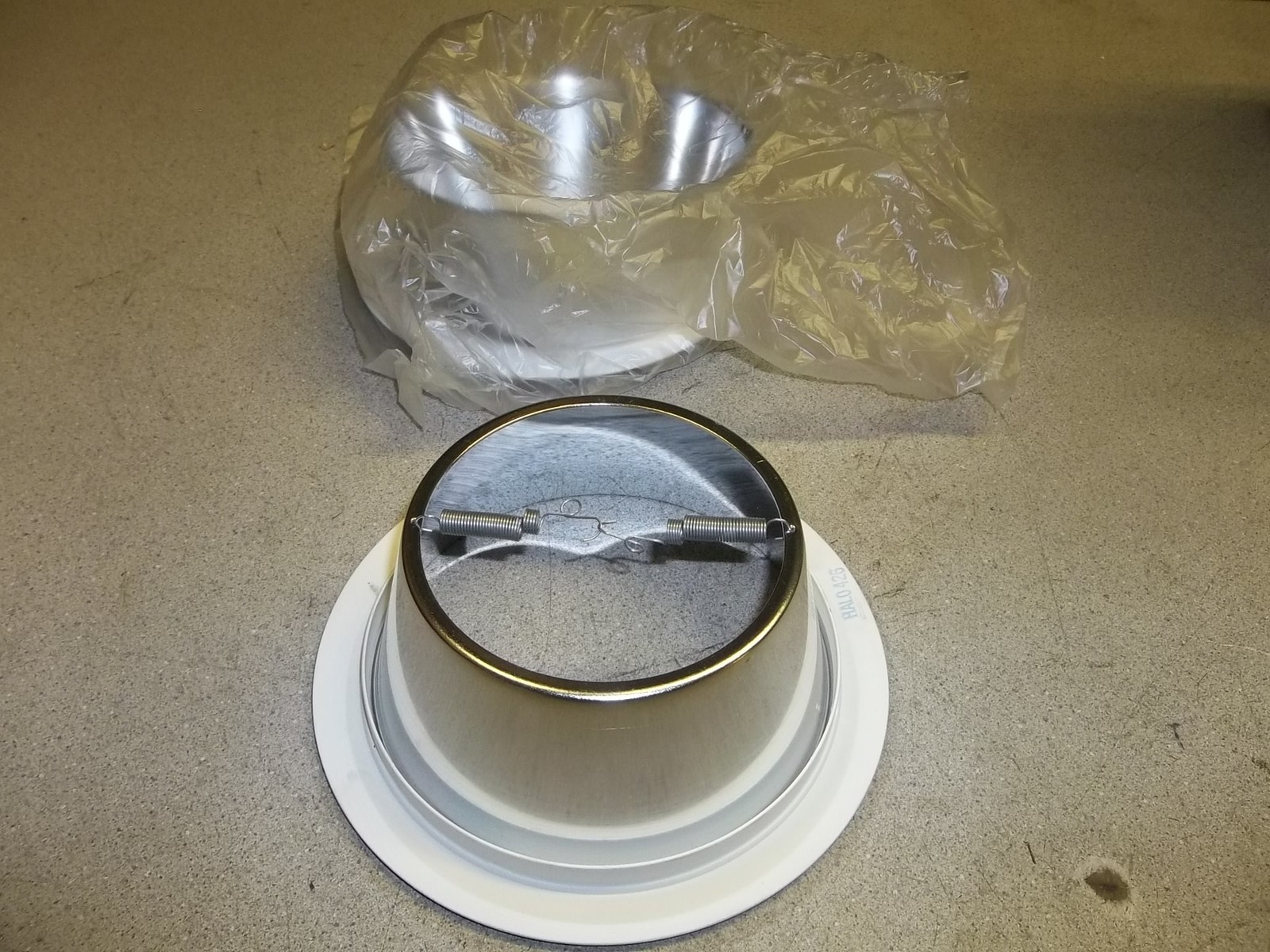 NEW Halo 849717-01 426 Trim Recessed Light Baffles, Set of 2 *FREE SHIPPING*