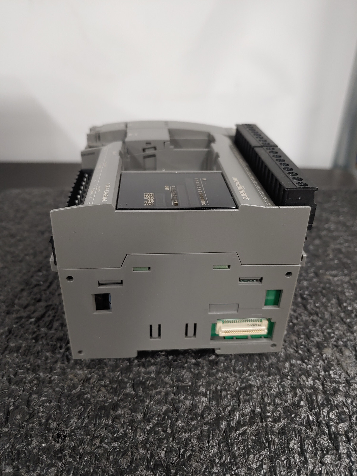 IDEC FC6A-C24R1AE 24IO CPU 100-240VAC Relay FC6A MicroSmart PLC