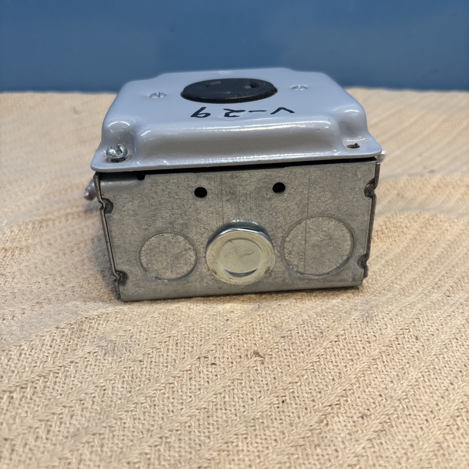 Nema L5-20-R 20A 125V Outlet Receptacle w/ Housing