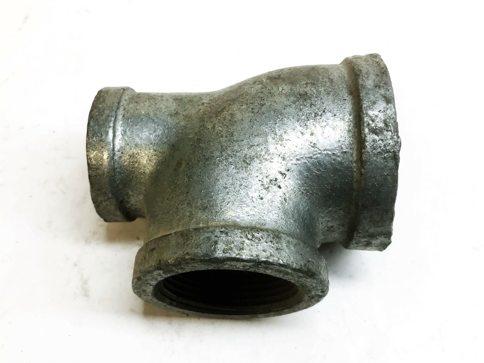 Galvanized Malleable Iron 1-1/2″ Female x 1-1/4″ Female x 1″ Female Tee NOS