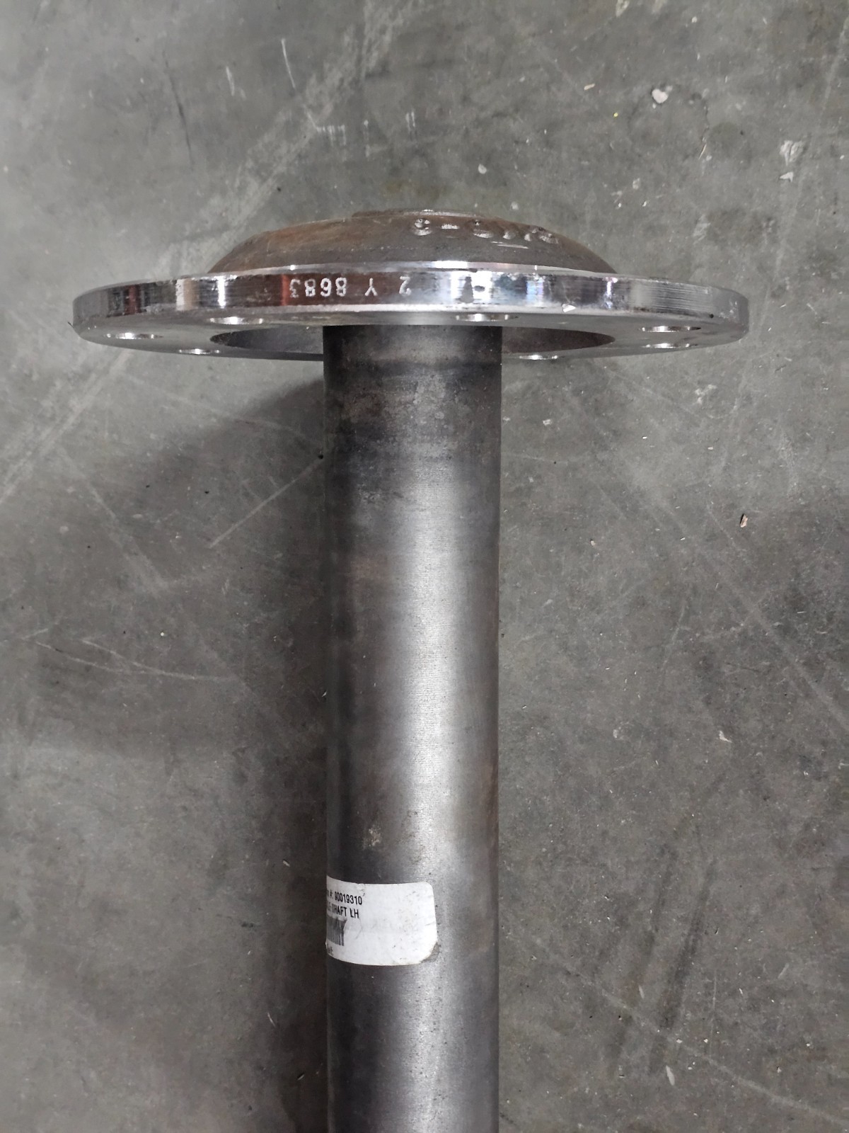 Meritor B110-9 41-inch Axle Shaft Y8683 043 SIlver, 8-Bolt Hole Steel