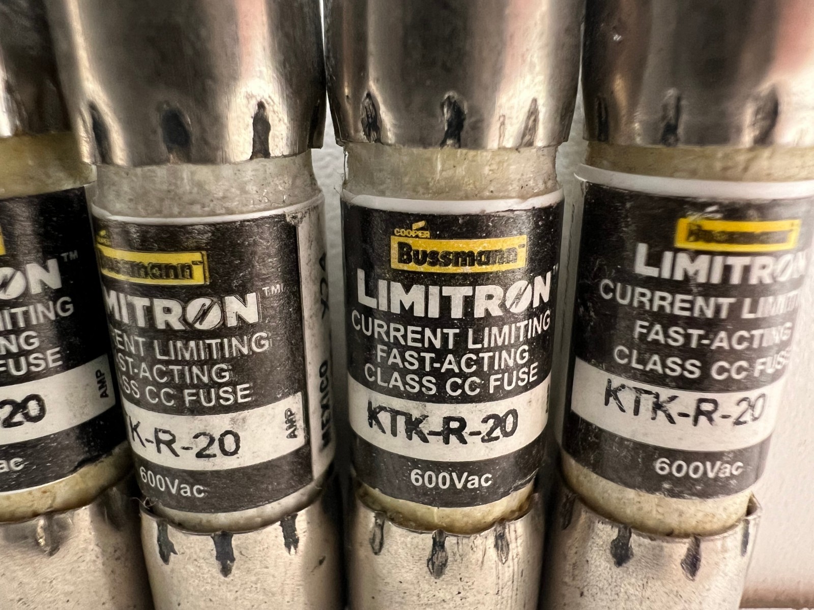 LOT OF (6) NEW OLD STOCK! BUSSMANN 20A 600V FAST ACTING FUSES KTK-R-20