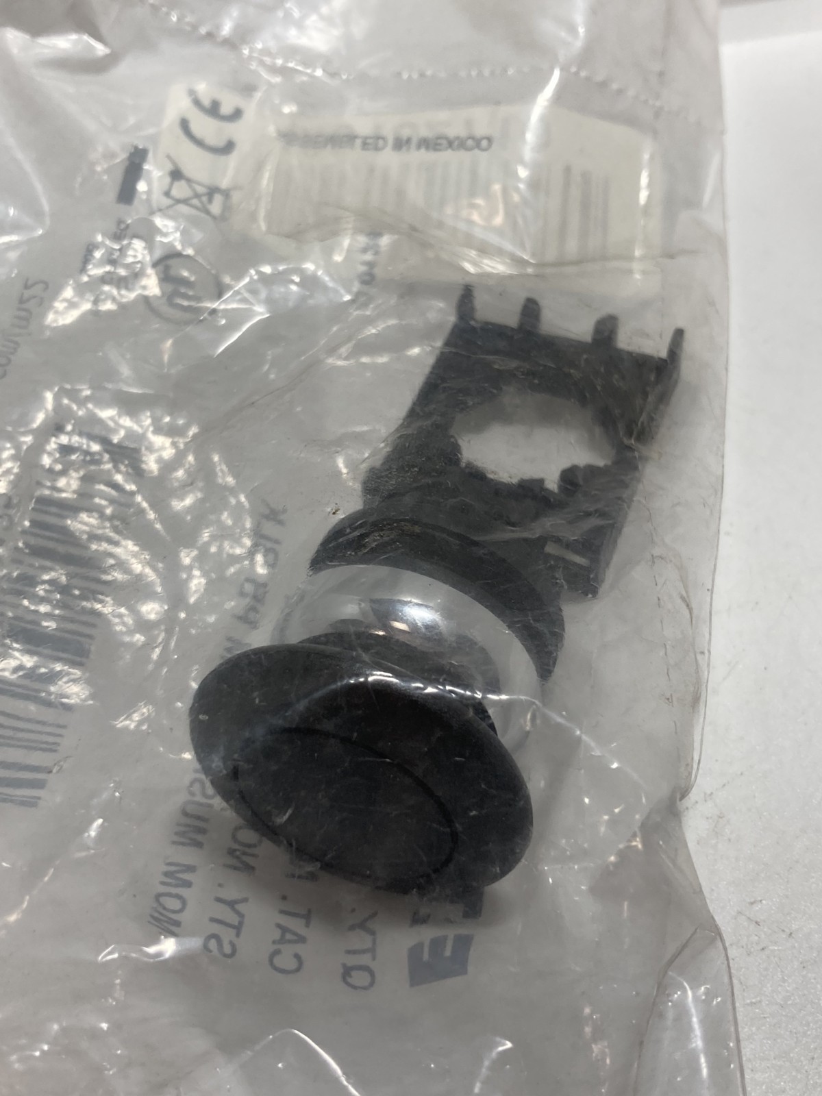 EATON M22M-DP-S PUSHBUTTON OPERATOR MUSHROOM BLACK MOMENTARY NIB