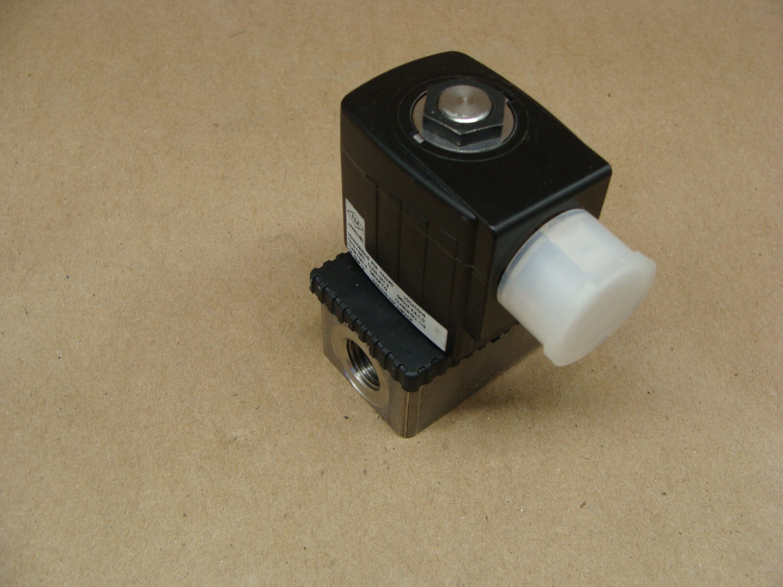 BURKERT FLUID CONTROL SOLENOID VALVE 6013 A 5/32 FKM 55 NPT1/4 58PSI 110-120V 8W
