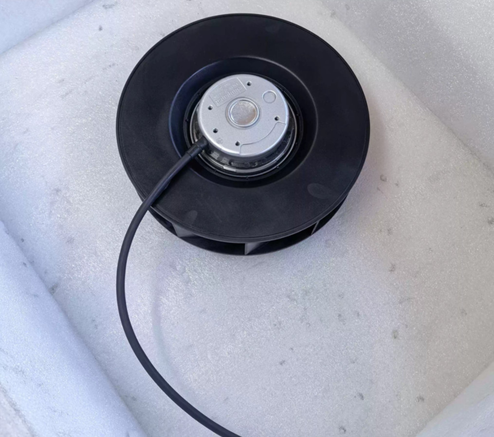 R2D220-AC14-19 R2D220AC1419 400V turbine cooling centrifugal fan new 1pc