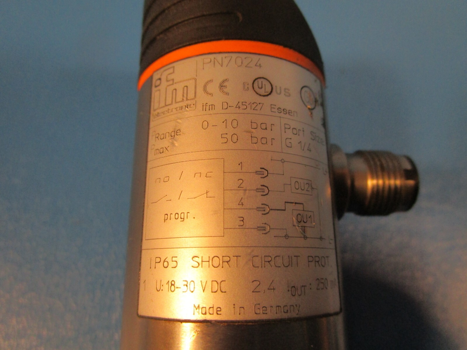 USED IFM PN7024, Electronic Pressure Sensor. Pressure sensor with display