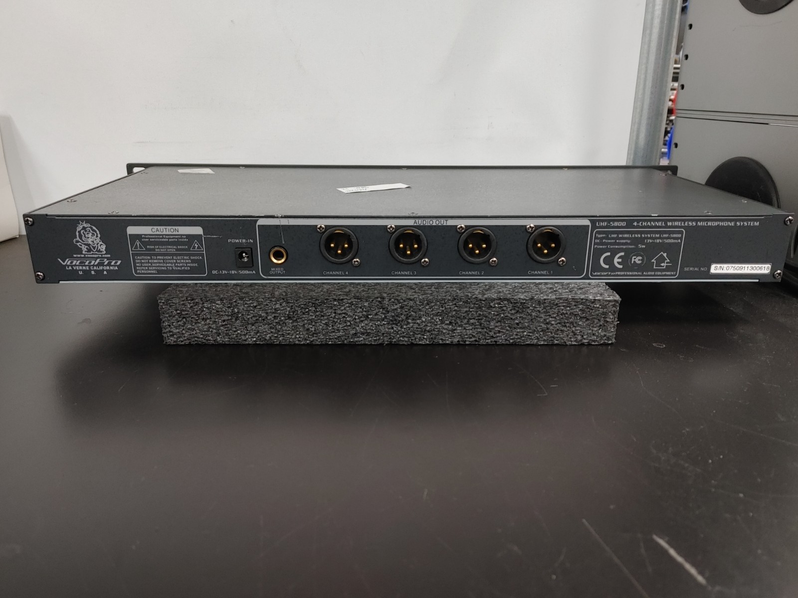 VOCOPRO UHF-5800 4 Channel Wireless Microphone System