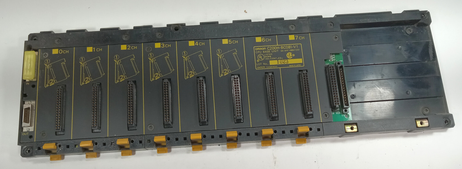 1 USED OMRON C200H-BC081-V1 CPU BASE UNIT ***MAKE OFFER***