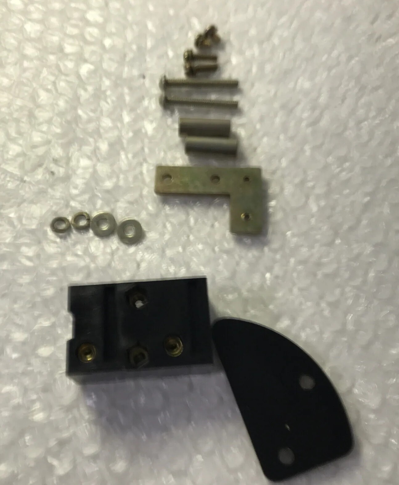 NEW ALLEN BRADLEY 1495-N21 ADAPTER KIT FOR MOUNTING TO CIRCUIT BREAKER 500 LINE