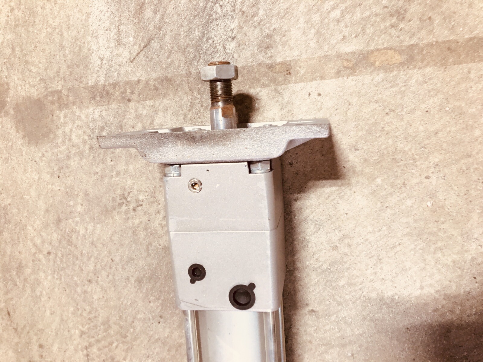 SMC CNA2F80-1300-D 2D2-79R LOCKING TIE-ROD CYLINDER