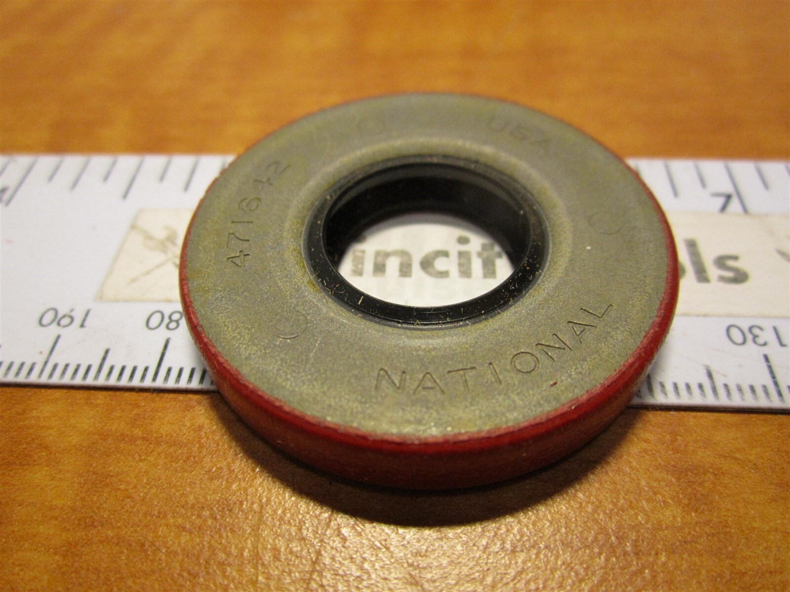 Lot Of 5 National 471642 Output Oil Seals 0.687″ x 1.624″ x 0.250″