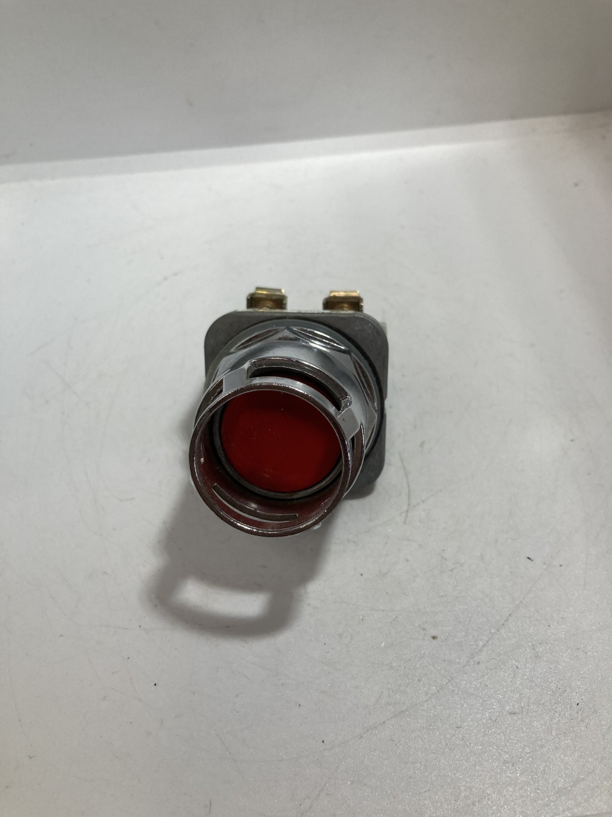 FURNAS 52PA8A2 PUSHBUTTON WITH GUARD RED FLUSH 1NO