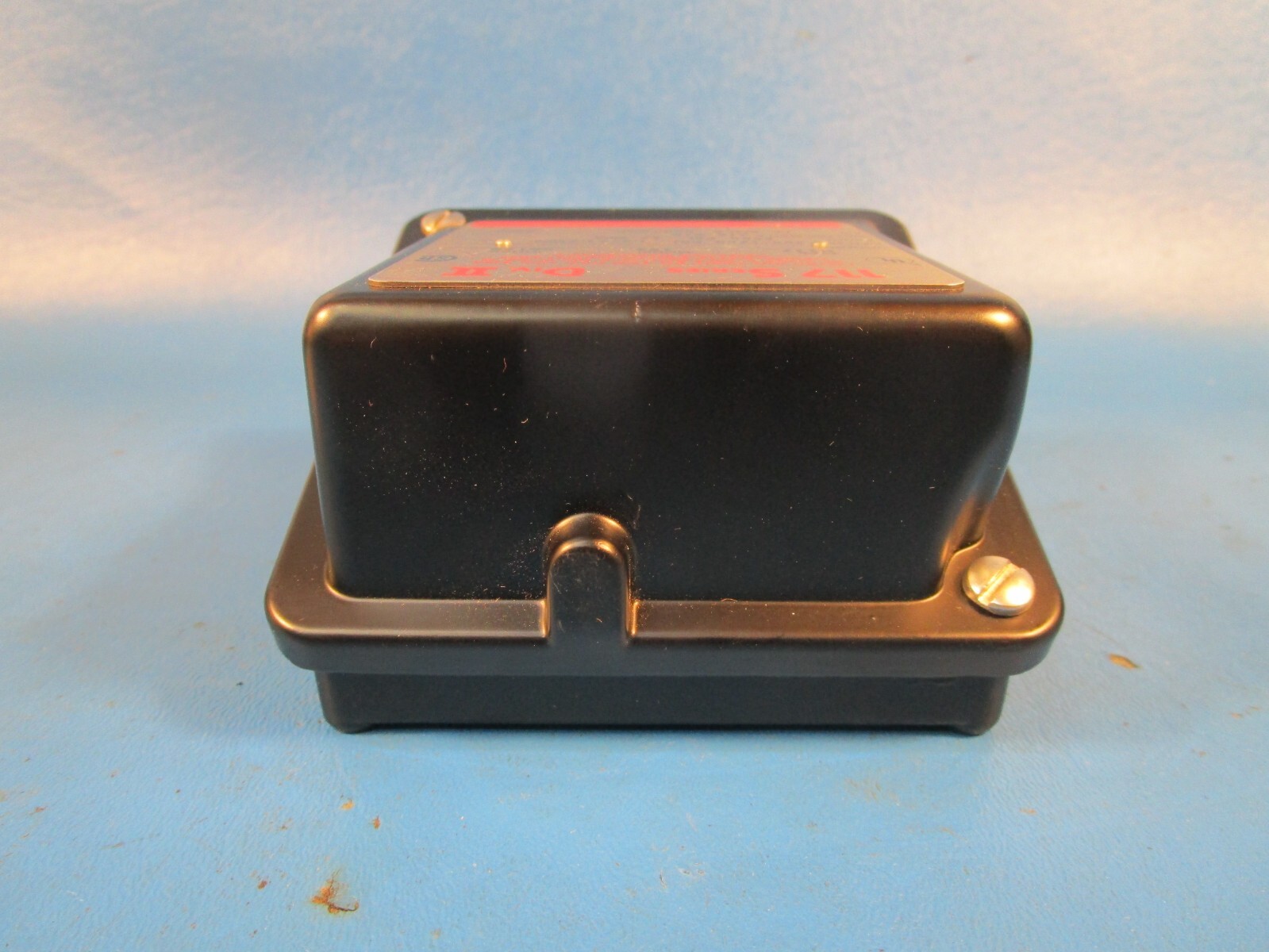 UNITED ELECTRIC CONTROLS TYPE H117, Pressure Switch, MODEL 194, RANGE 200-1700