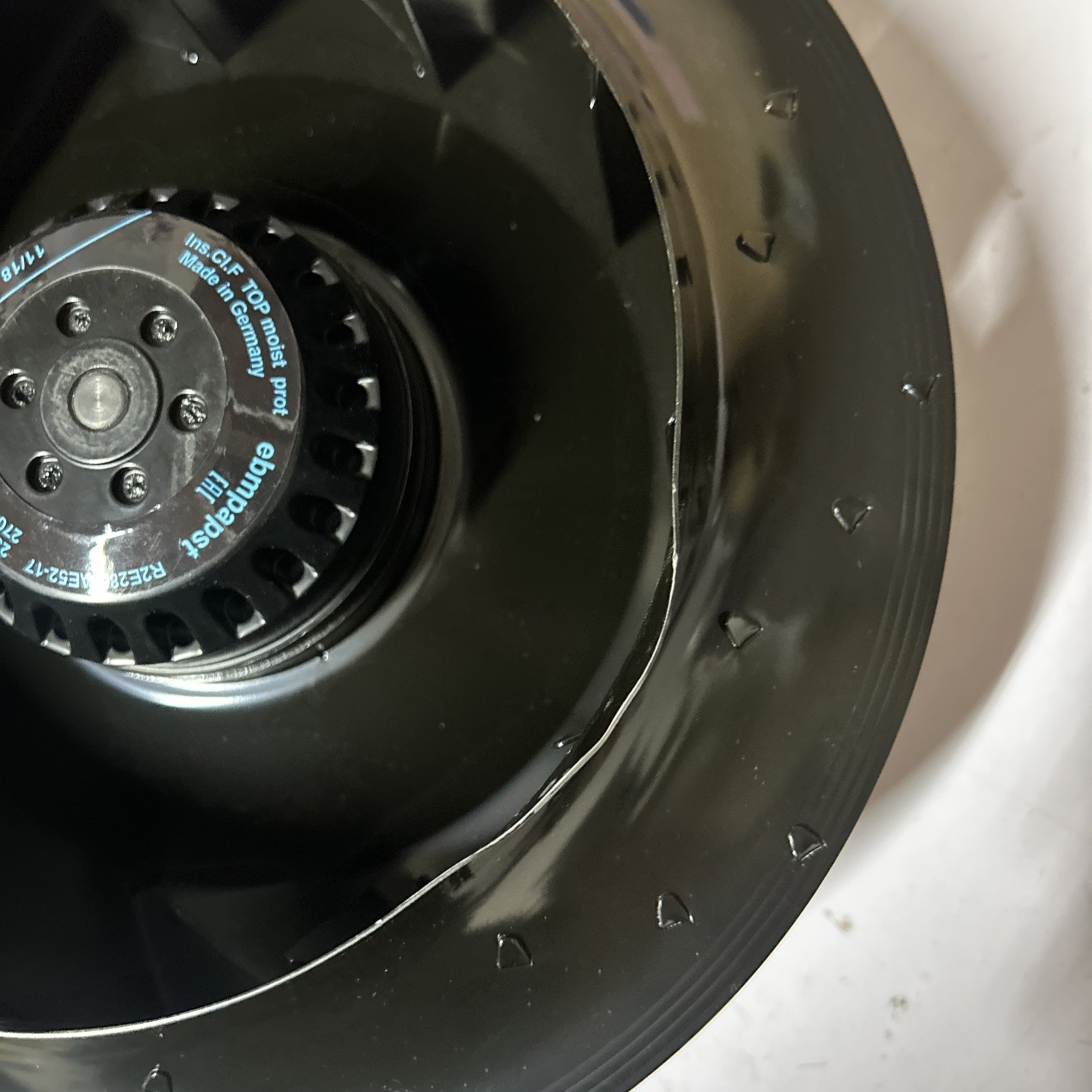 Dented ebmpapst R2E280-AE52-17 Centrifugal Cooling Fan 230VAC 1A 225W 2700rpm