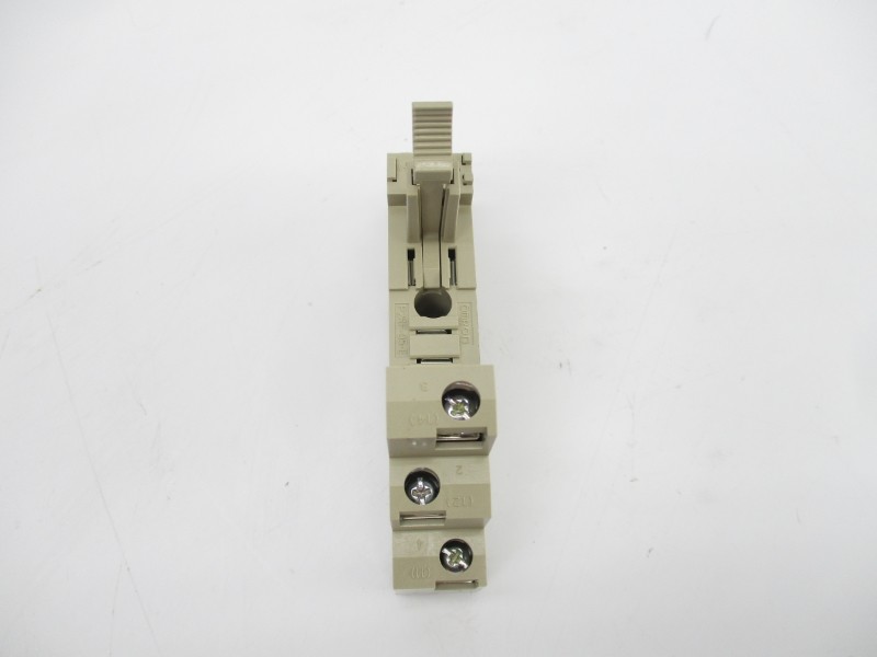 OMRON P2RF-05-E 250V 10A (PKG OF 50) NSMP