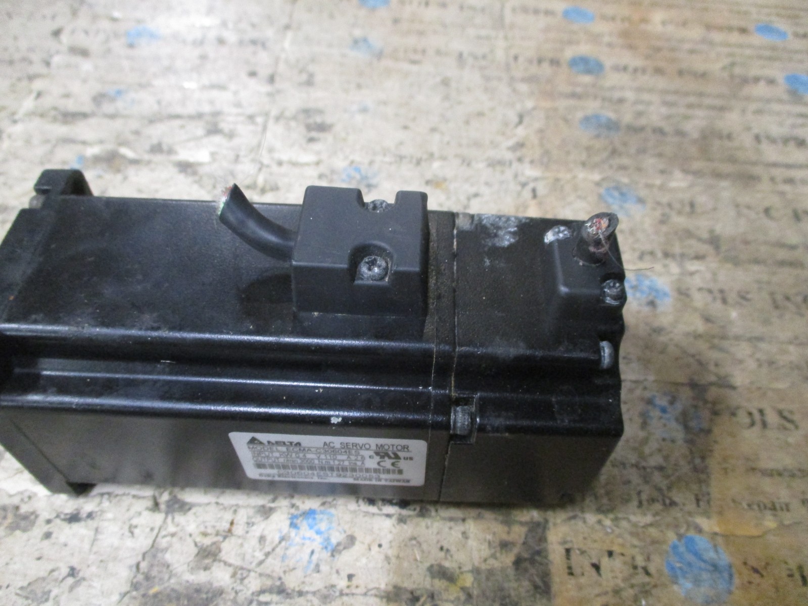 Delta ECMA-C30604ES AC Servo Motor 0.4kW 110VAC 2.6A 3000rpm 1.27N.m *Tested*