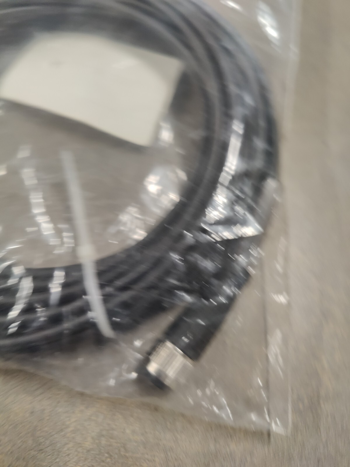New Pepperl + Fuchs Cable Assembly V1-G-BK10M-PUR-U