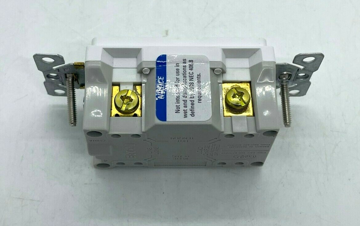 EATON GFCI SELF TEST RECEPTABLE PLUG W COVER 2 POLE 3 WIRE GROUNDING 20A 125V c
