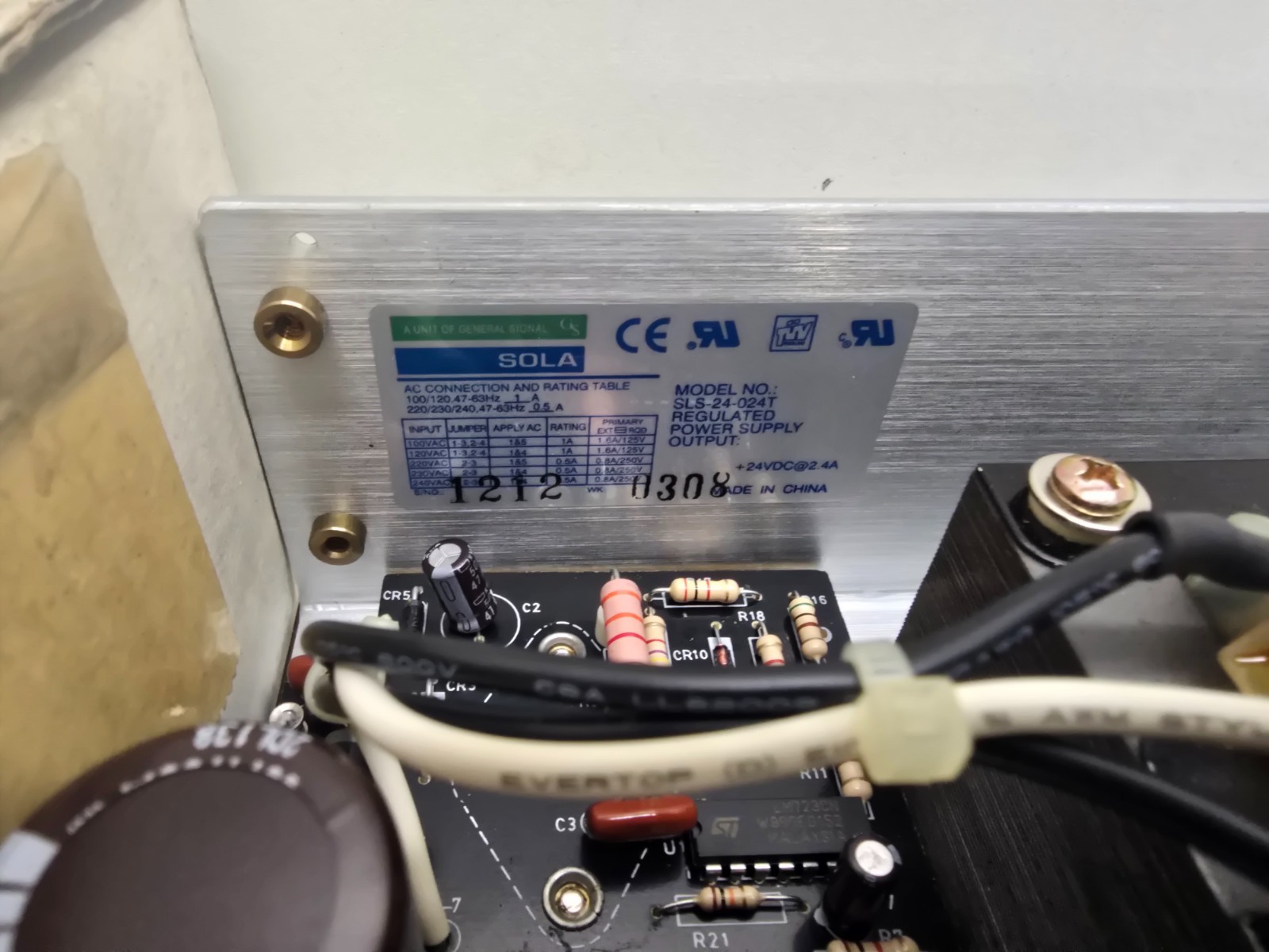 NEW IN BOX! SOLA REGULATED POWER SUPPLY SLS-24-024T