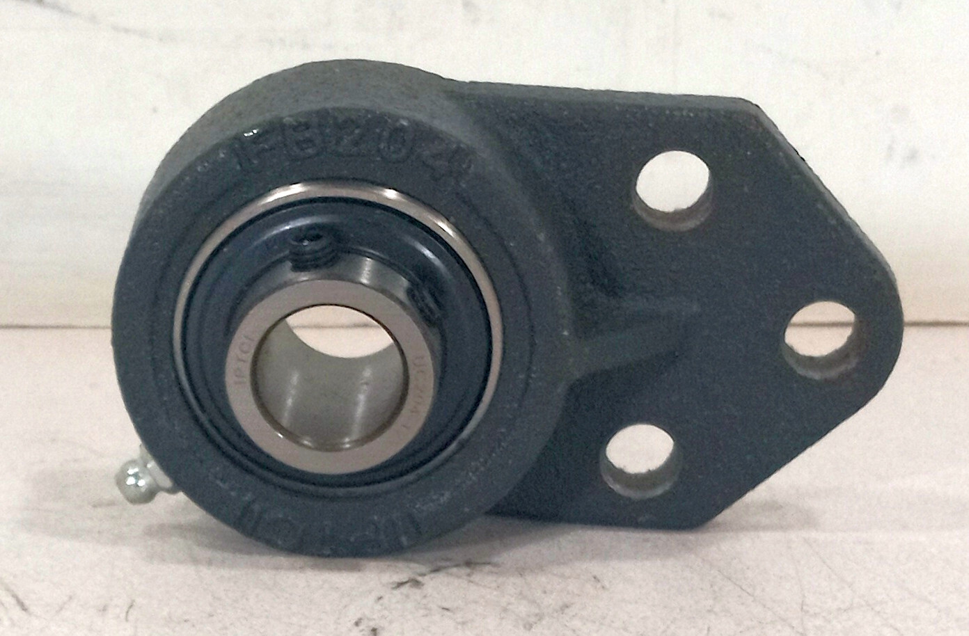 1 NEW IPTCA UCFB204-12 3 BOLT BASE PILLOW BLOCK BEARING NNB ***MAKE OFFER***