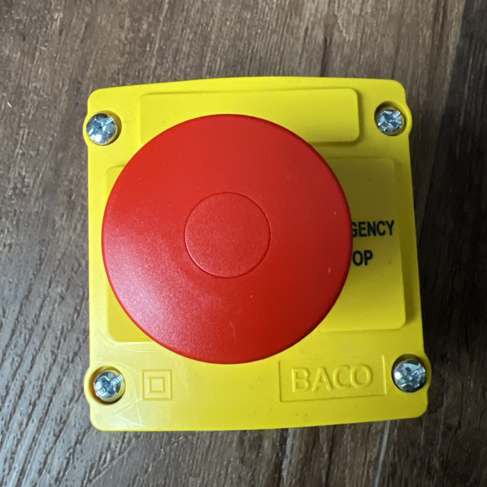 Baco LBX15302 Emergency Stop Push Button 224 220 New