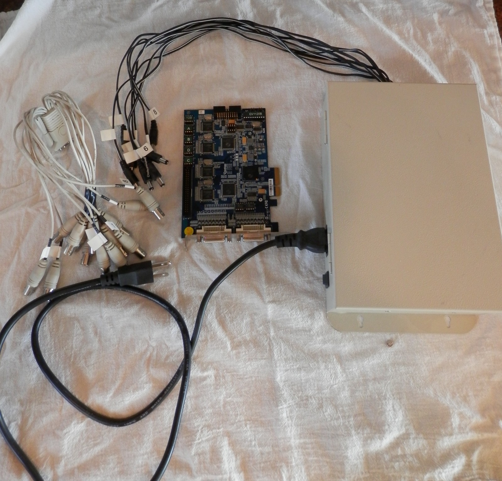 GV-1120B 16 Ch PCI-E DVR CCTV GeoVision Card w/cables and DV-AT1209A-D9P PS