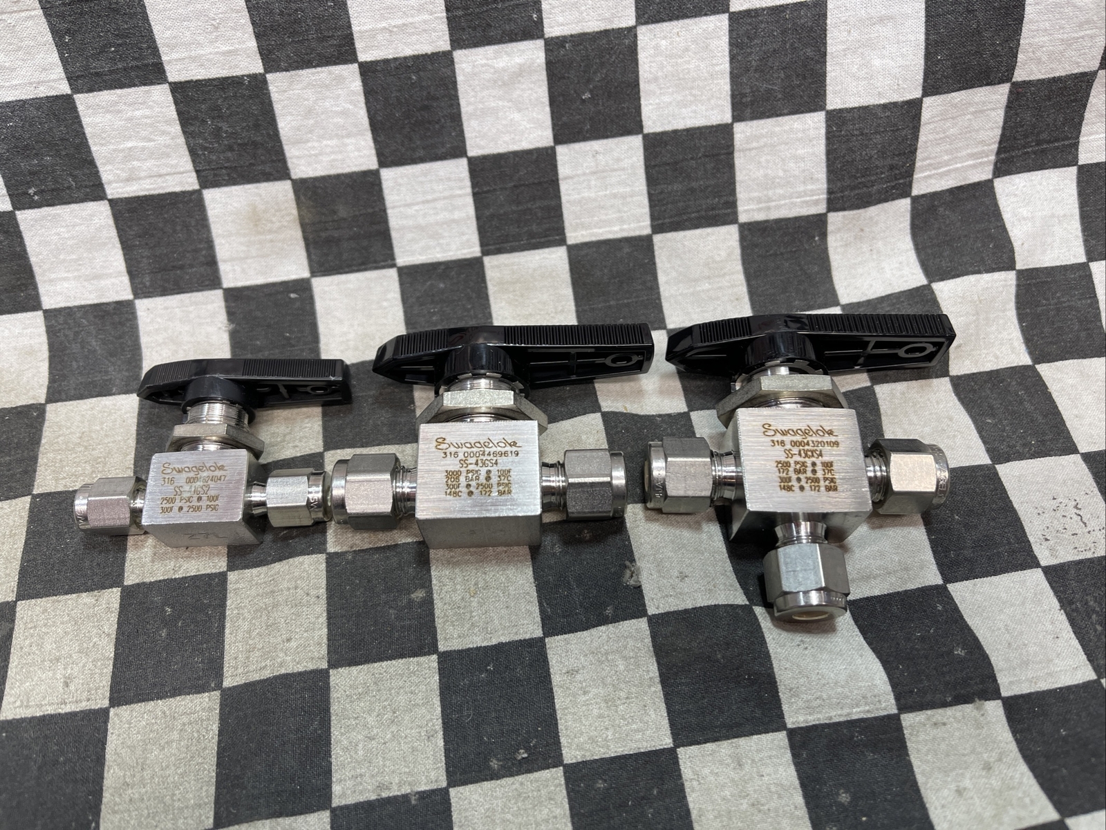 SWAGELOK BALL VALVE SS-41GS2, SS-43GS4, SS-43GXS4, LOT OF 3, SHIPSAMEDAY#1606V32