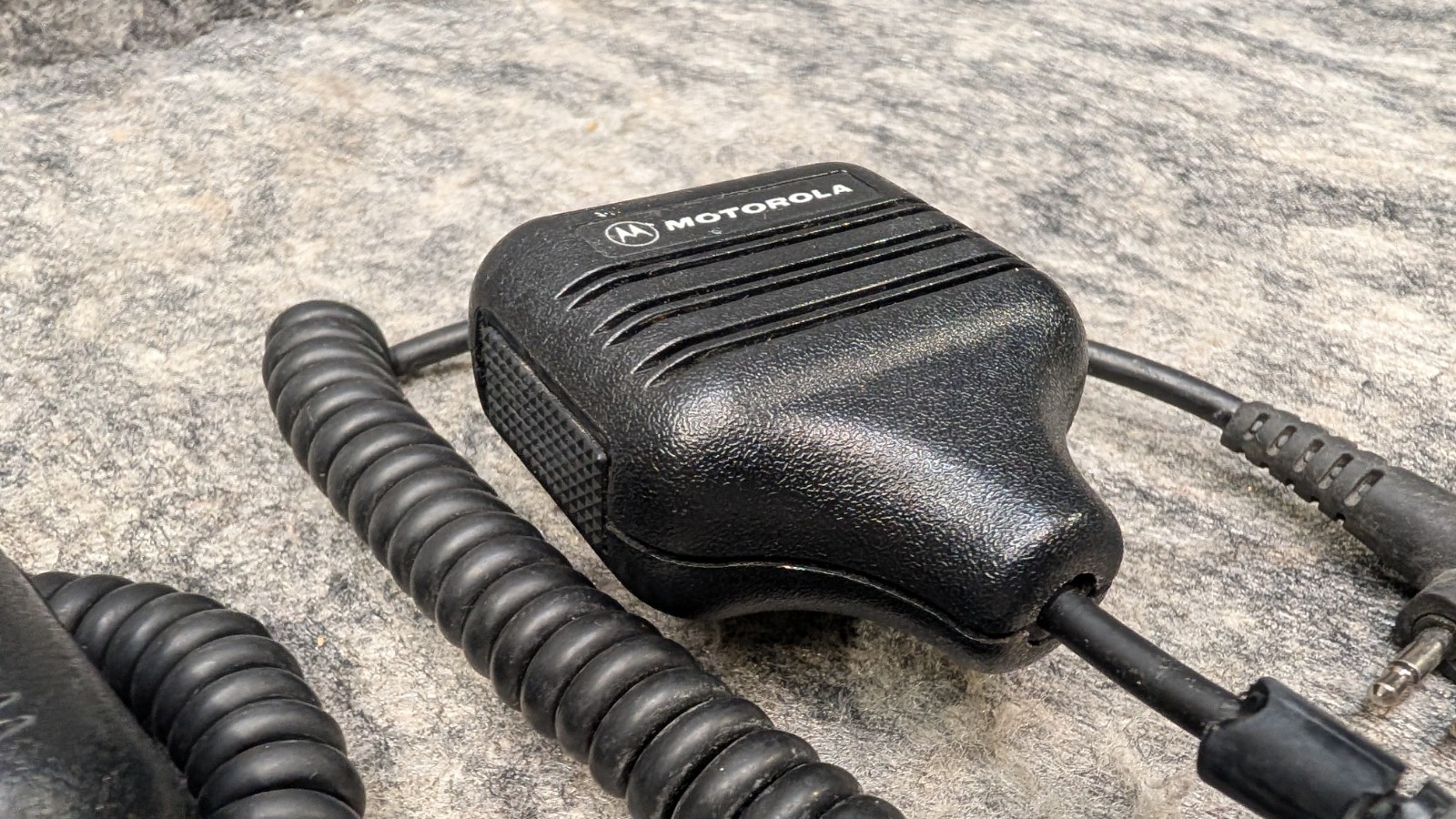 Lot of 3 Motorola HMN9051A, HMN9026A,HMN9725D – 2-Pin Remote Speaker Microphone