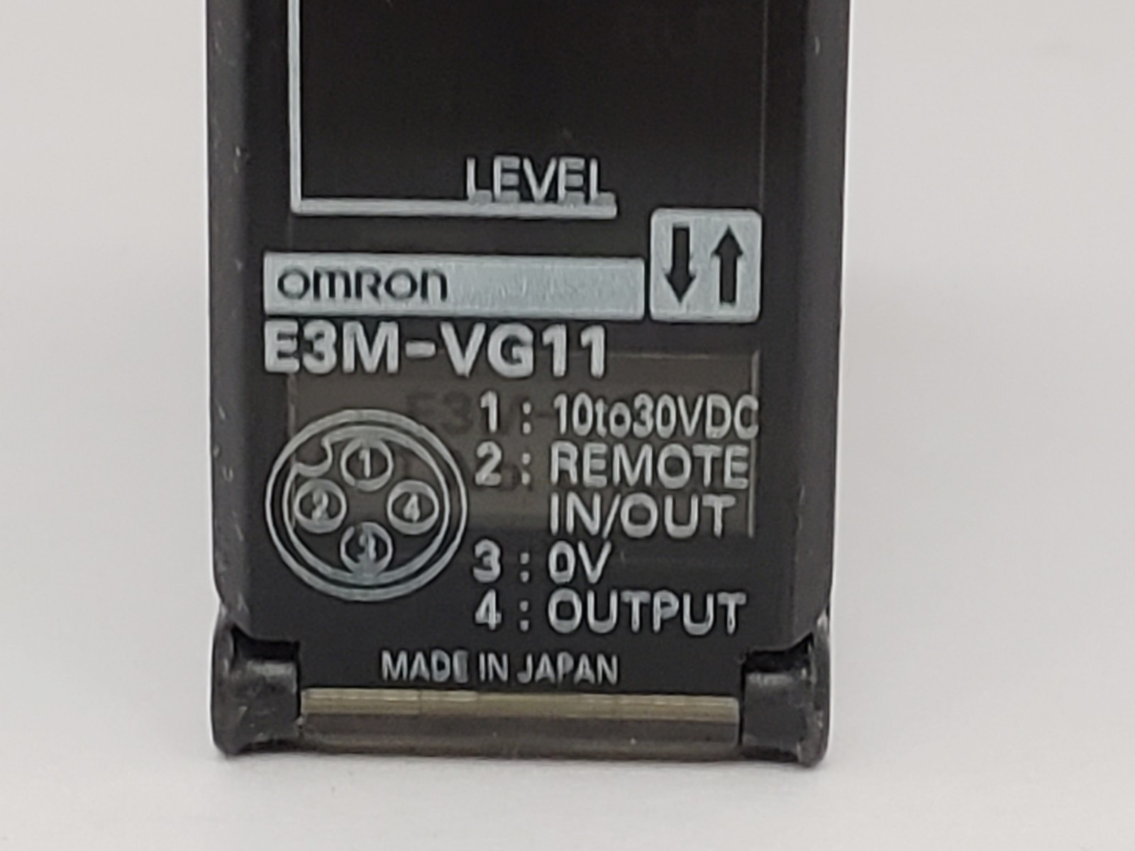 OMRON E3M-VG11 PHOTOELECTRIC SENSOR COLOR MARK DETECTION NPN 10-30 VDC NNB