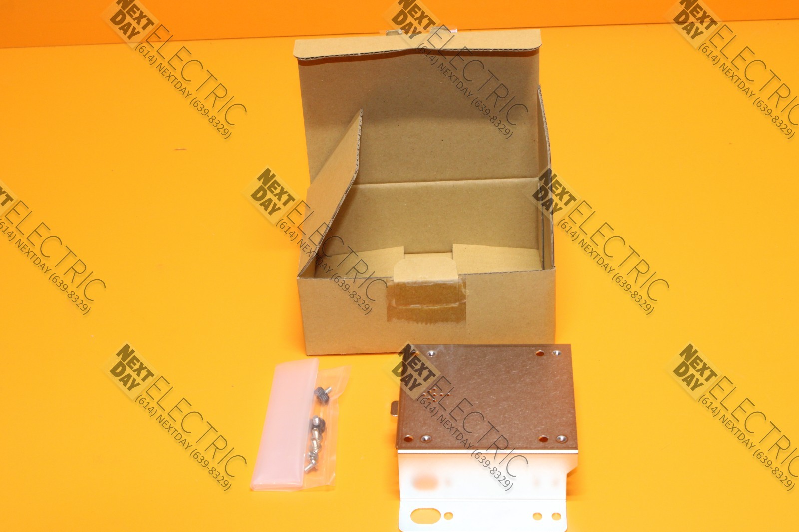 Proface, GP3000H-WMA-1, Pro-Face AGP3000H Wall Mount Schneider Electric Bracket