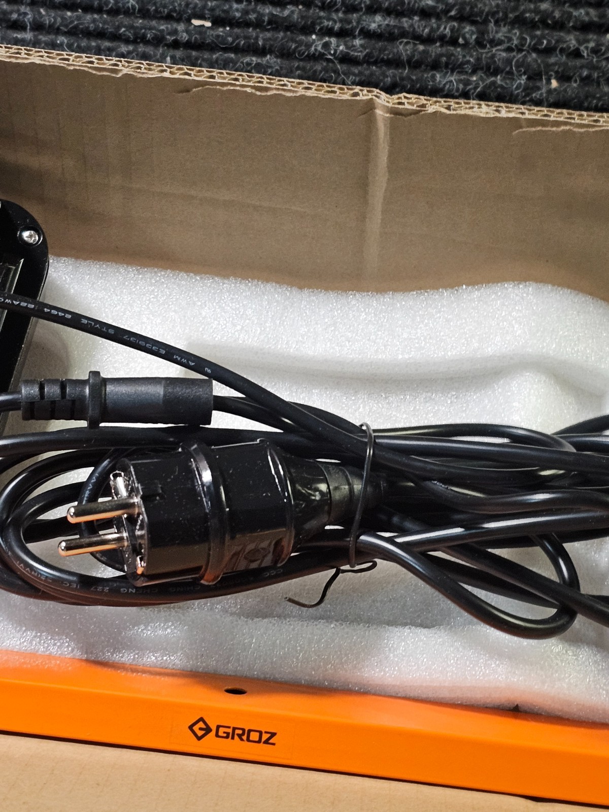 Groz 55019 LED/611 LED 54W LED Tripod Site Lamp 1500 LM IP67 50-60Hz 230VAC