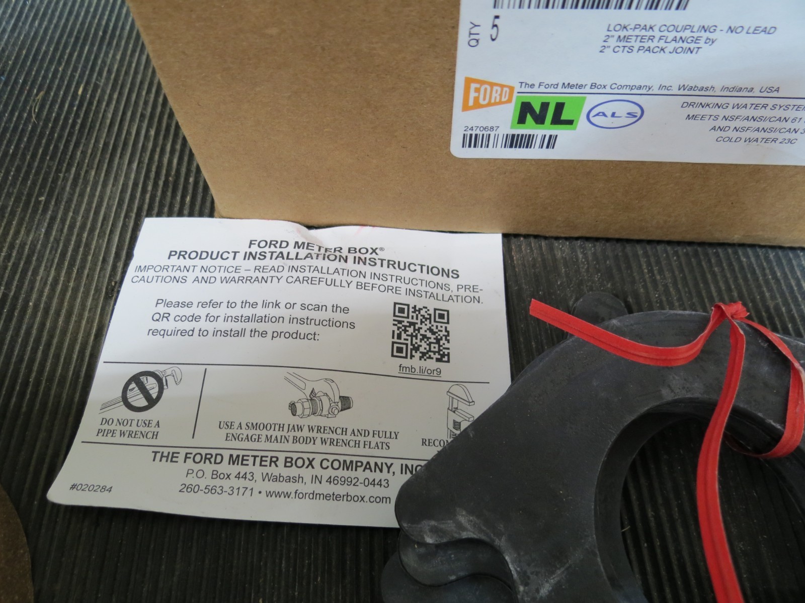 FORD Meter Box CF34-77-NL; 2 in. Flanged x CTS Pack Joint Brass Meter Coupling