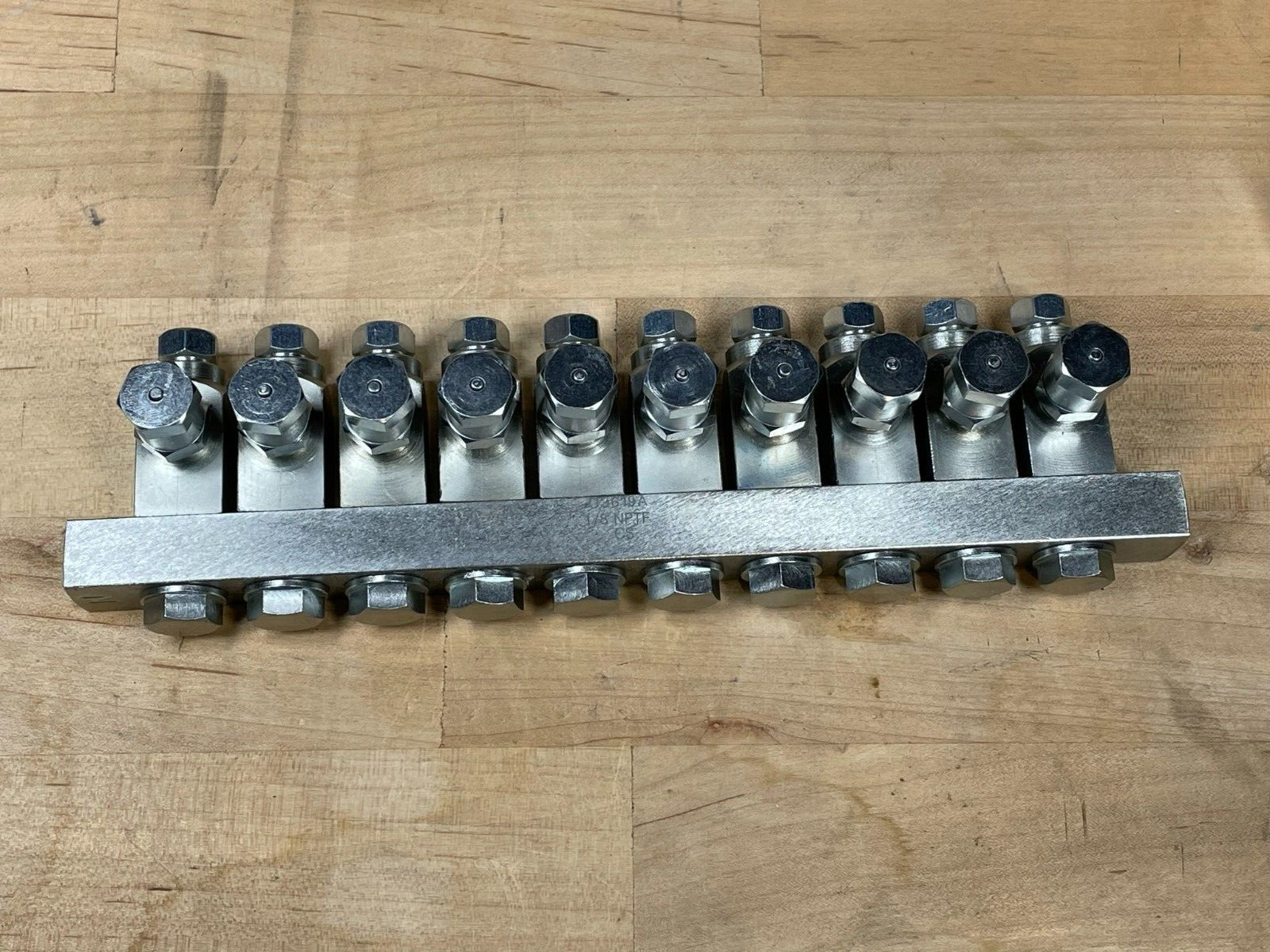 Grayco GL-33 Stainless 10 Injector Manifold, New In Box Model 24W-407, 3500 PSI