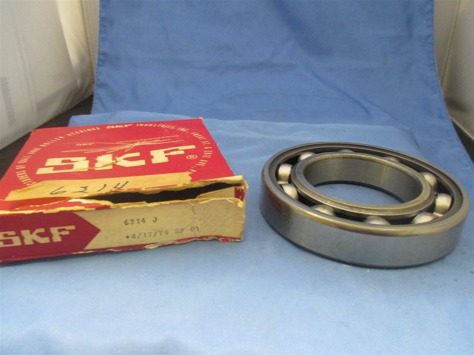 SKF Bearing 6214 J new
