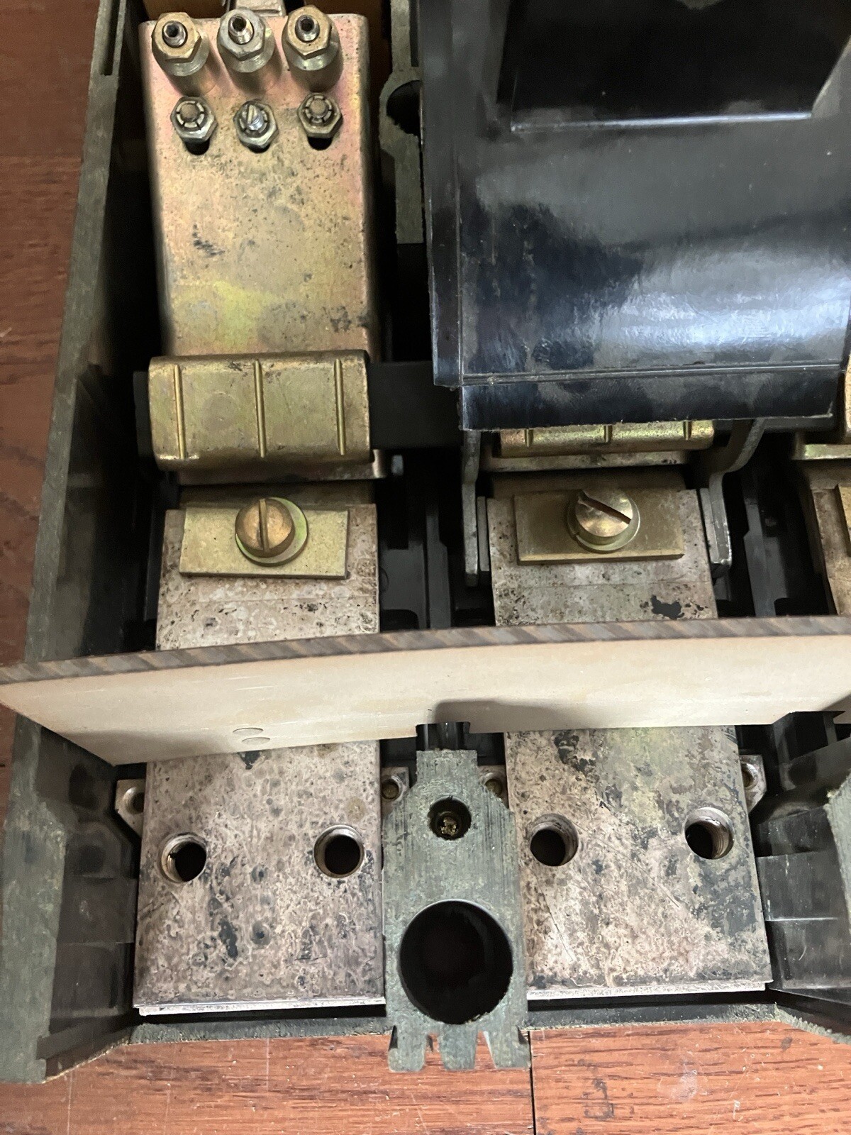 NEW ITE GOULD 800 AMP CIRCUIT BREAKER 600 VAC 3 POLE KM3-S800