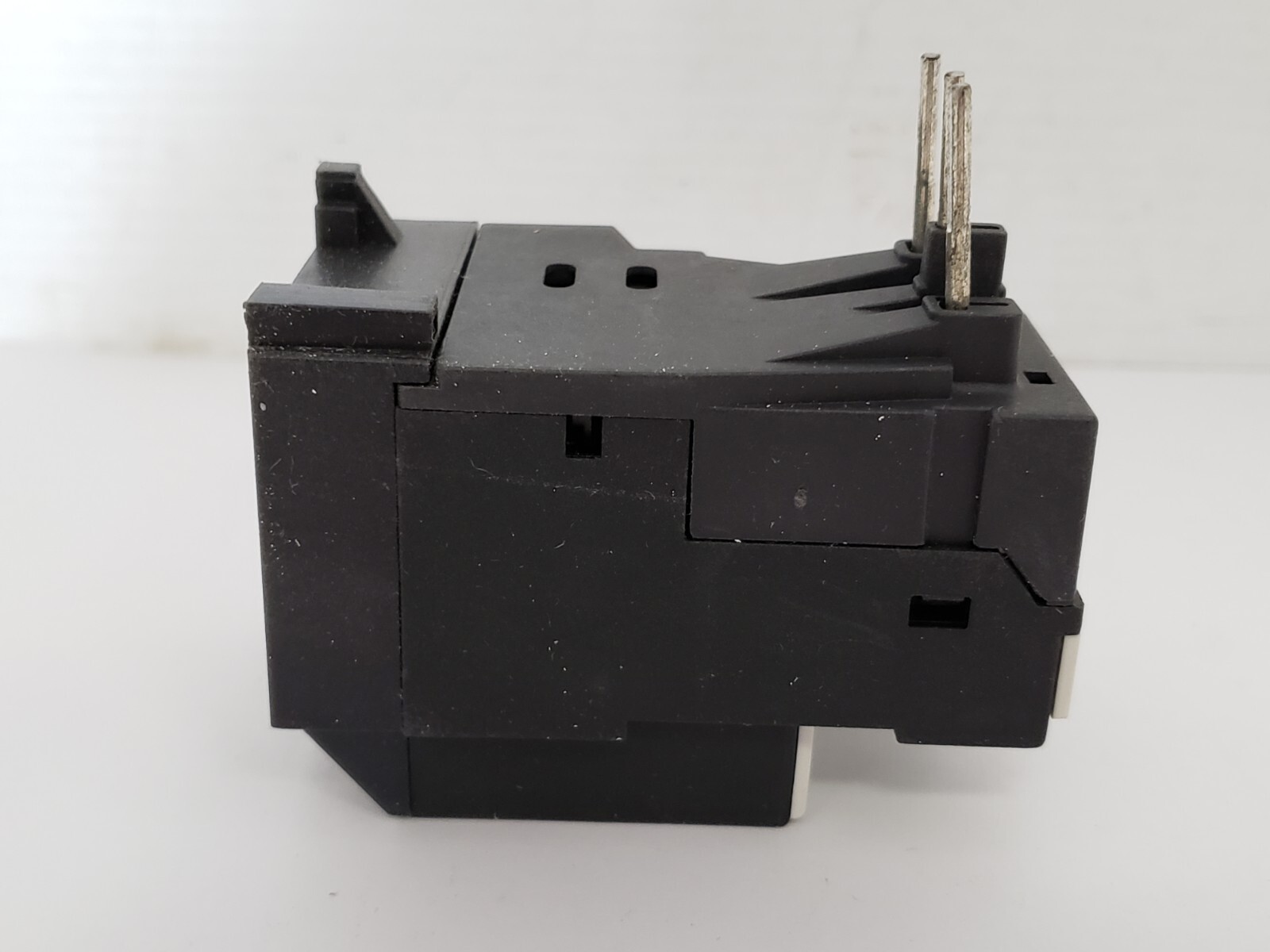 TECO RHU-10A1 THERMAL OVERLOAD RELAY 3 POLE 0.75-1 A 2 NO 2NC NIB