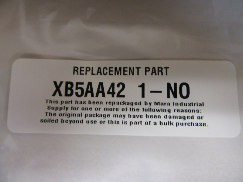Schneider Electric/Telemecanique XB5AA42 Push Button Switch (Pack of 3)