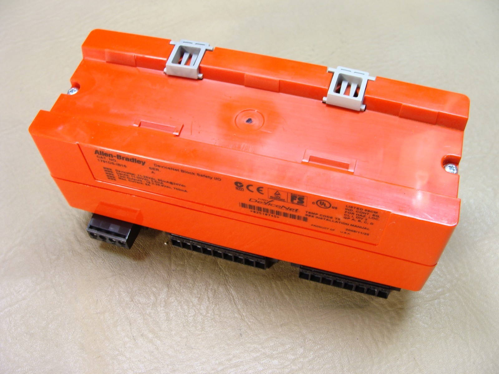 Allan Bradley 1791DS-IB16 Devicenet block safety I/O module