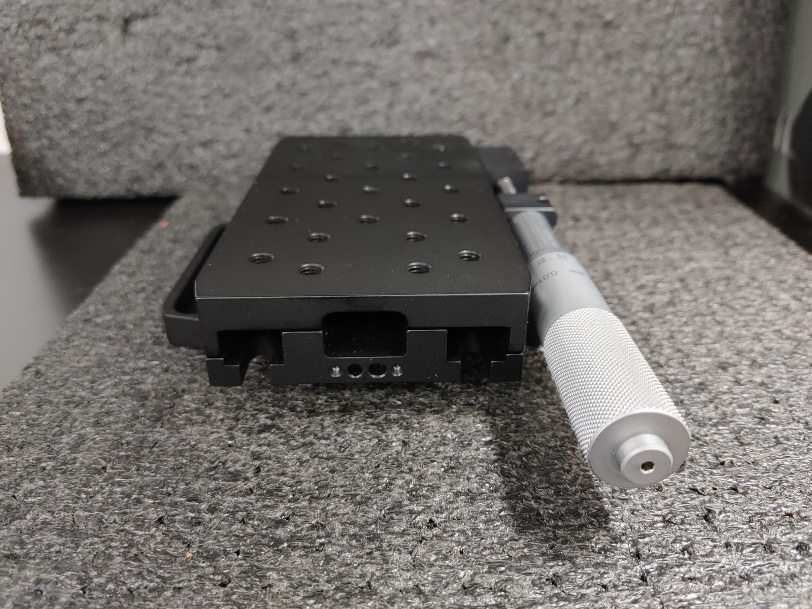 THORLABS XR50/M Translation Stage w Mitutoyo Side Mounted Micrometer XR25-B1/M