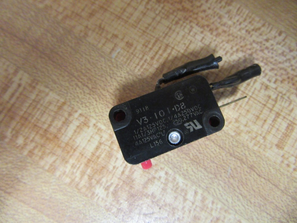Micro Switch V3-101-D8 Limit Switch V3101D8 2-Used, 1 NNB (Pack of 3)
