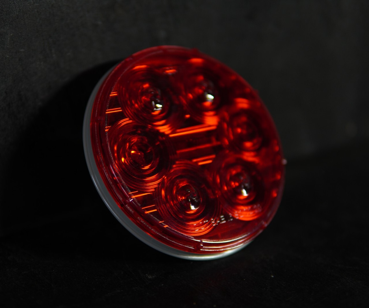 Maxxima M42346R 4” Round Red STT Lighting Series