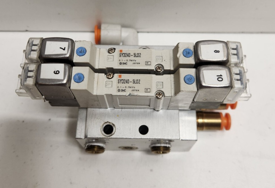 LOT OF 2 GUARANTEED! SMC 24V SOLENOID VALVES W/ MANIFOLD BASE SY3240-5LOZ