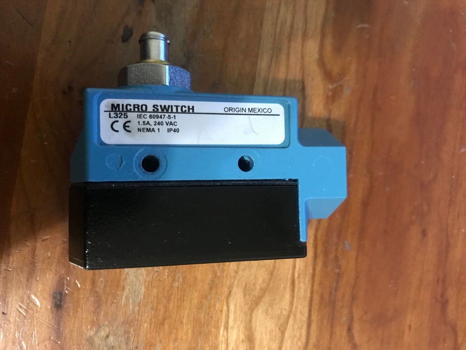 Honeywell BZE6-2RQ125 Limit Switch, Medium Duty Snap Action, Plunger, NC/NO