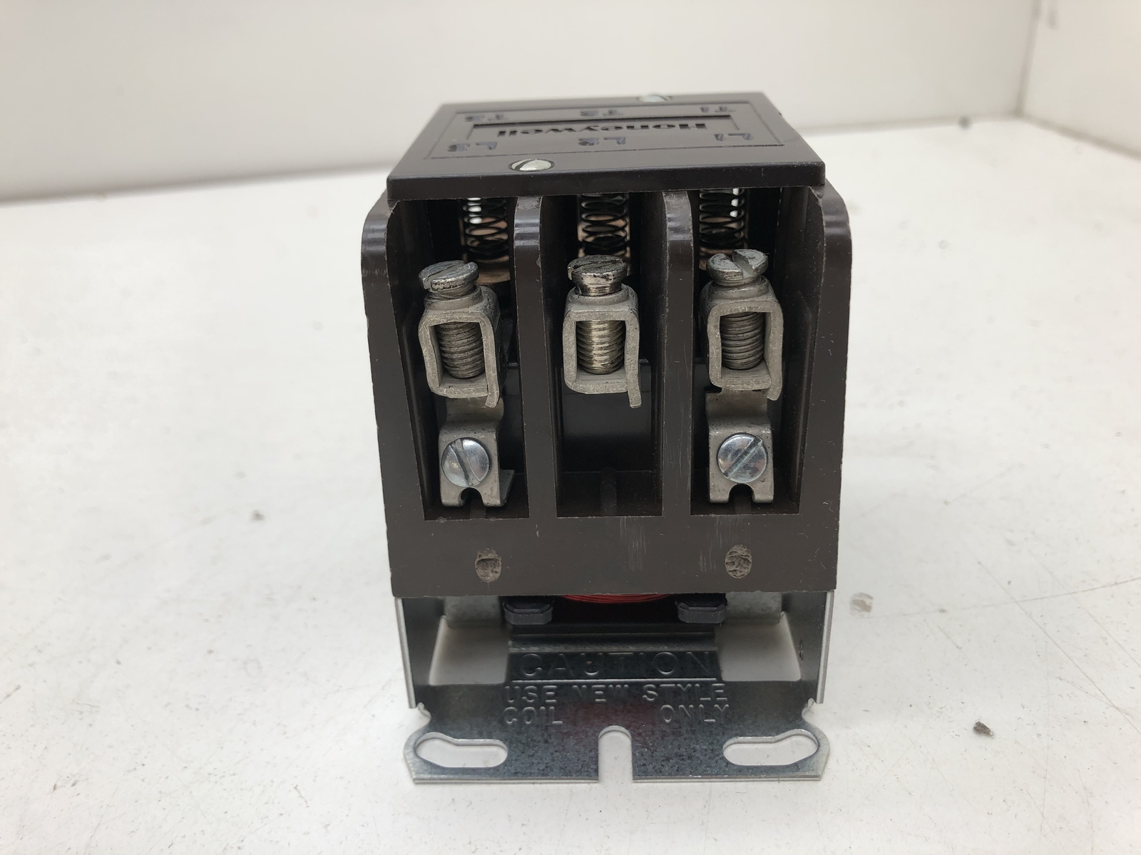 HONEYWELL R8214 G 1140 3-POLE CONTACTOR