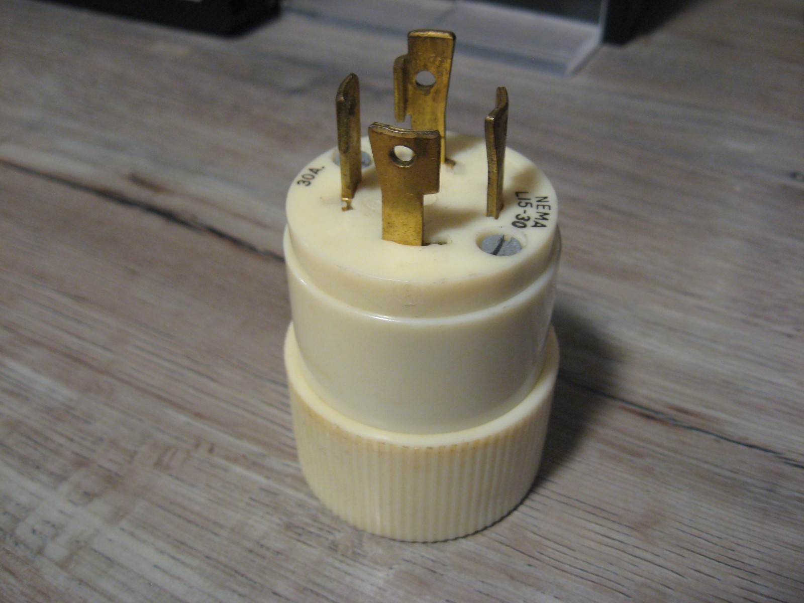 Bryant Male Twist Lock Connector – 30A 250V 3 Phase 4 Wire Plug NEMA L15-30
