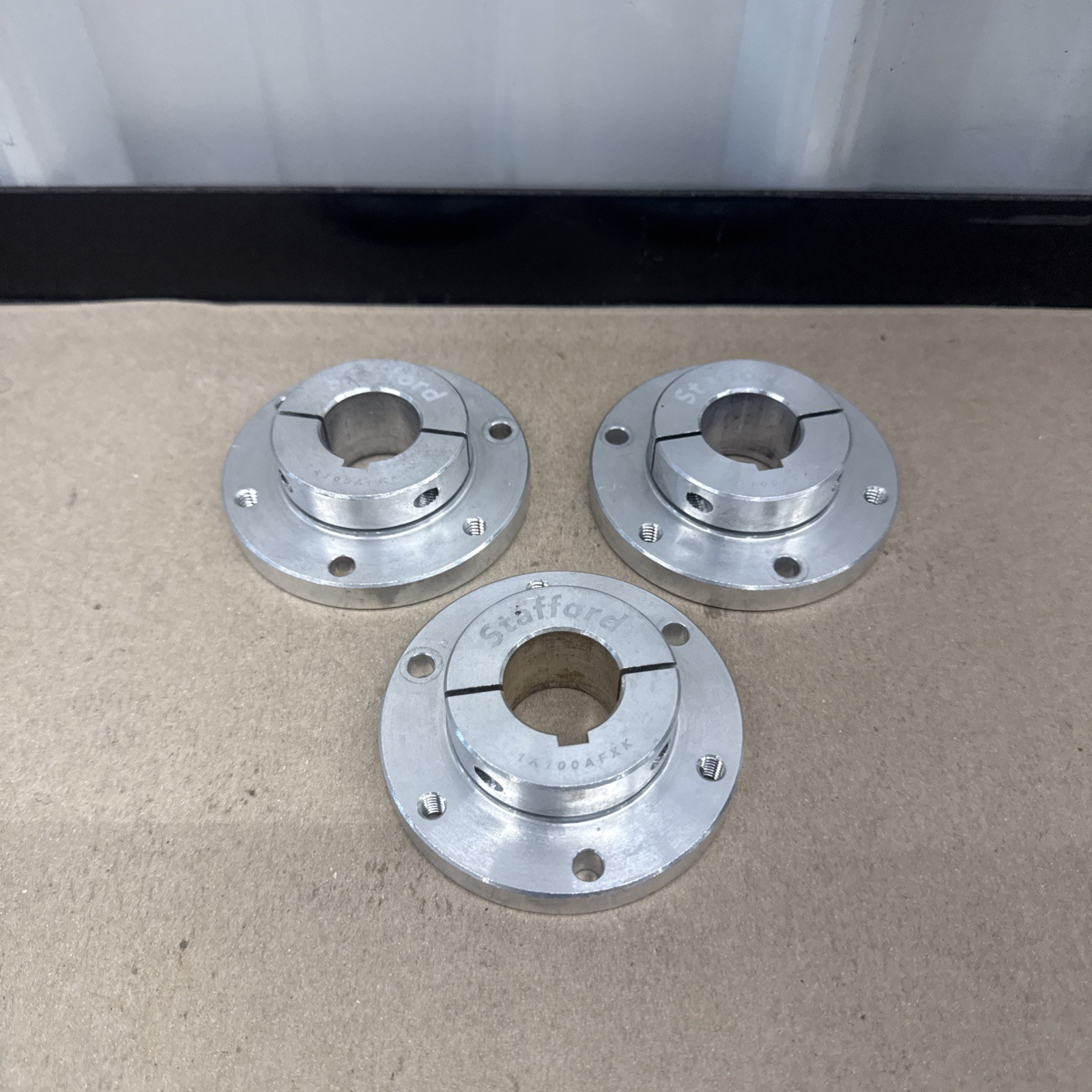 Lot Of 3- STAFFORD 1A100AFXK, 1″ Accu-Flange, Shaft Mounting Collar, Aluminum